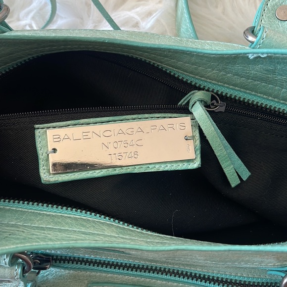 Authentic Balenciaga handbag - Picture 7 of 16